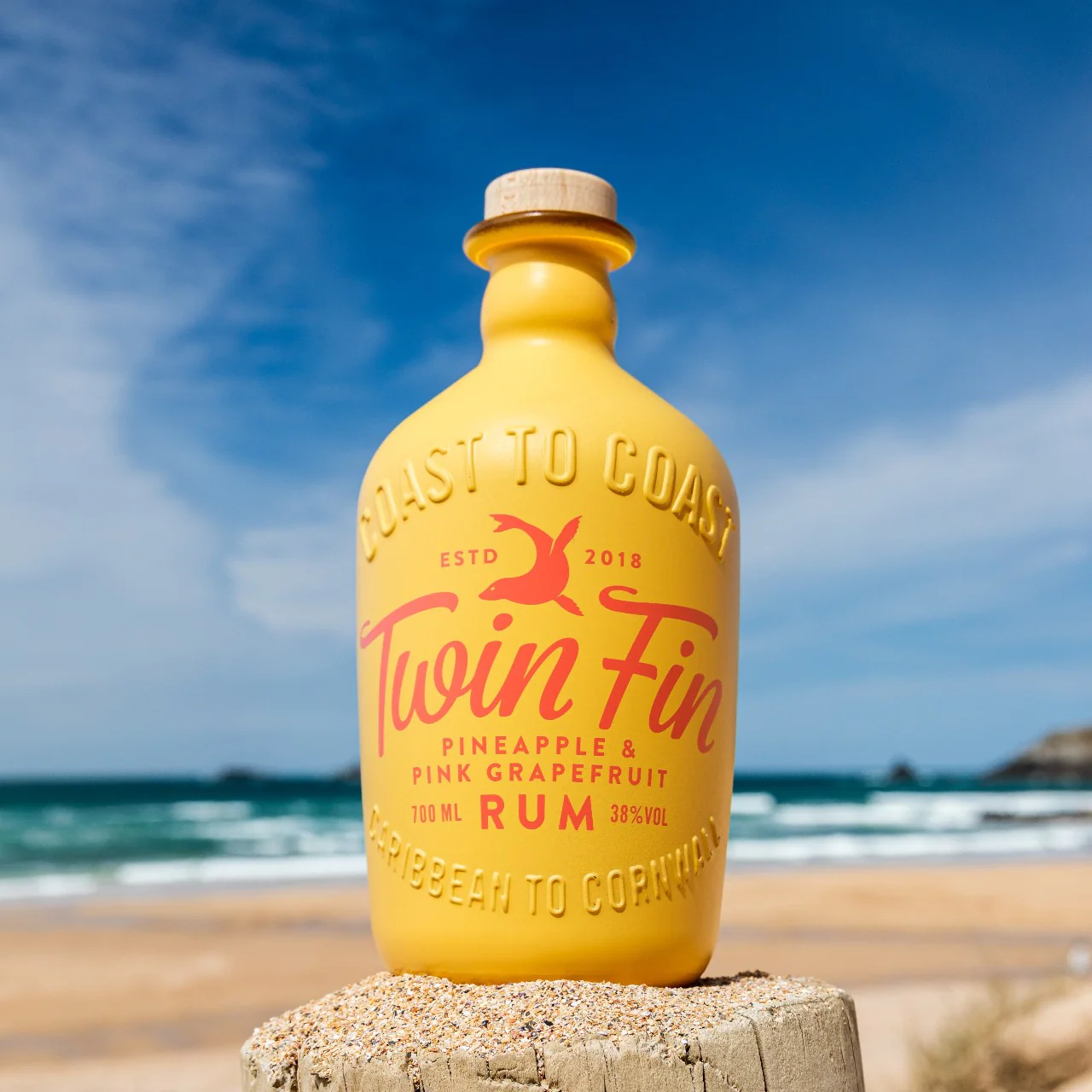 Twin Fin Pineapple & Pink Grapefruit Rum - Image 3